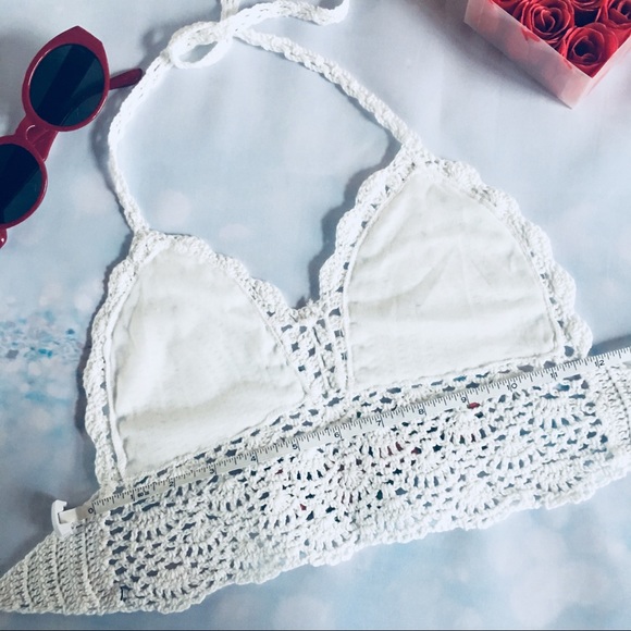 Roses appliqué Halter neck crochet top - Picture 5 of 12